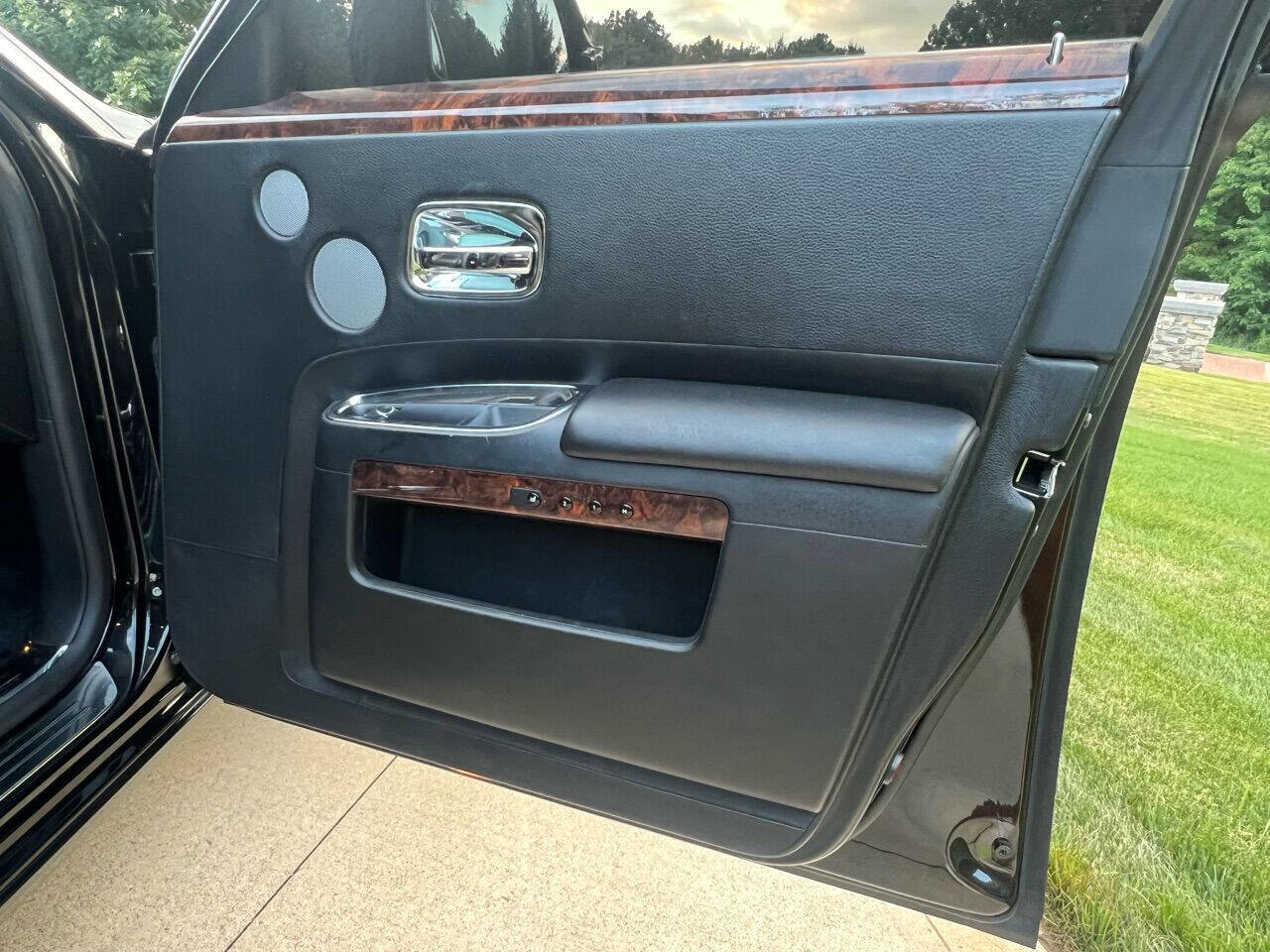 Used 2013 Rolls-Royce Ghost image 17