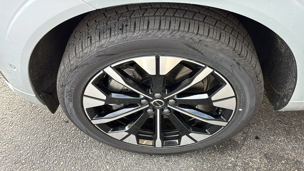 New 2026 Volvo XC60 T8 Plus w/ Protection Package Premier AWD/4WD image 32