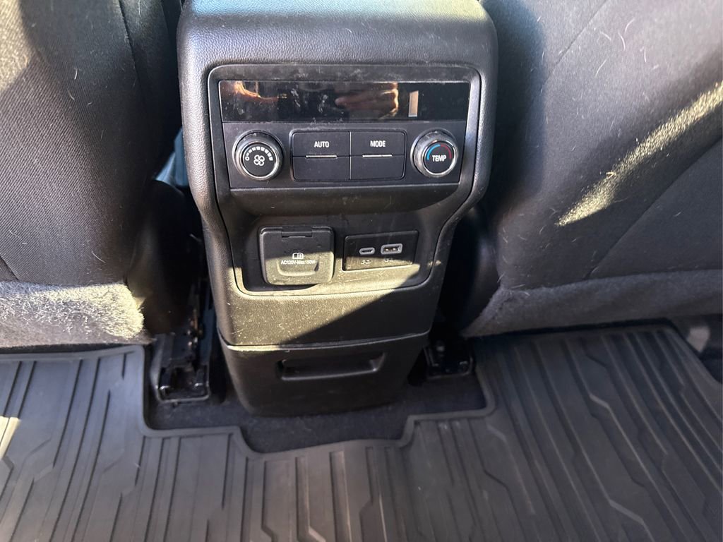 Used 2023 GMC Acadia SLE w/ Driver Convenience Package image 33