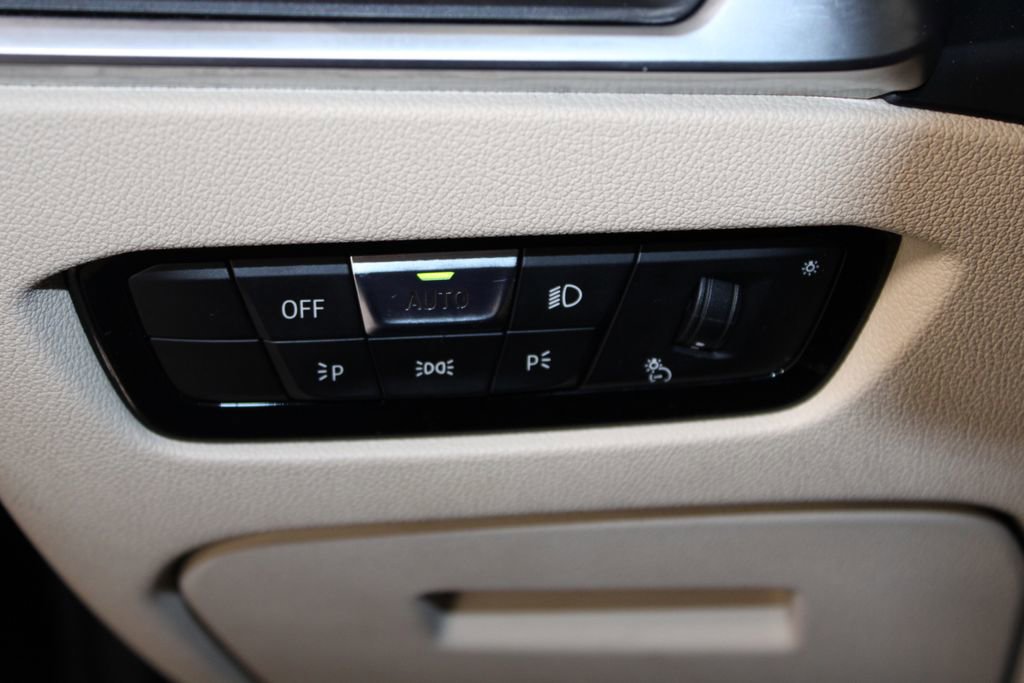 Used 2019 BMW 330i xDrive Sedan image 39