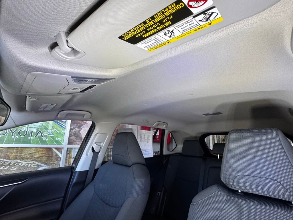 Certified 2022 Toyota RAV4 LE AWD/4WD image 37