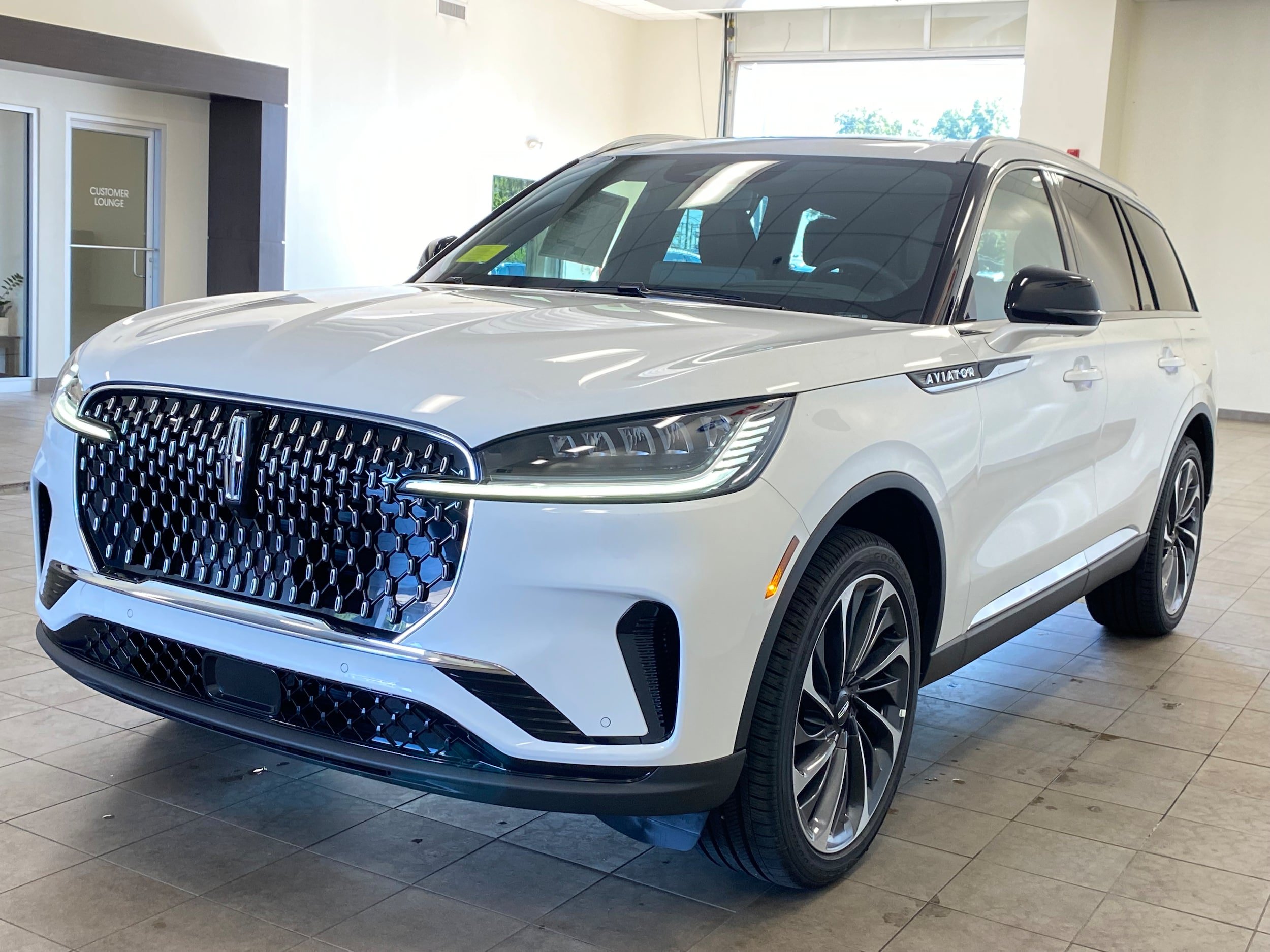 New 2026 Lincoln Aviator Reserve AWD/4WD image 4