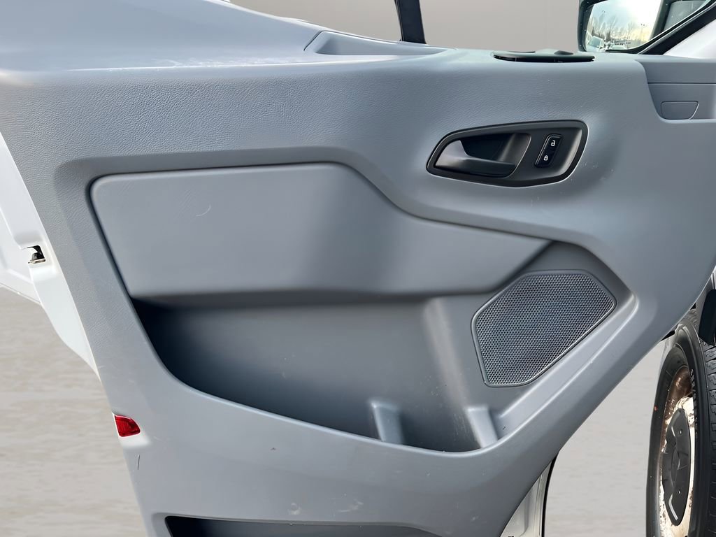 Used 2015 Ford Transit 150 130 Low Roof RWD image 18