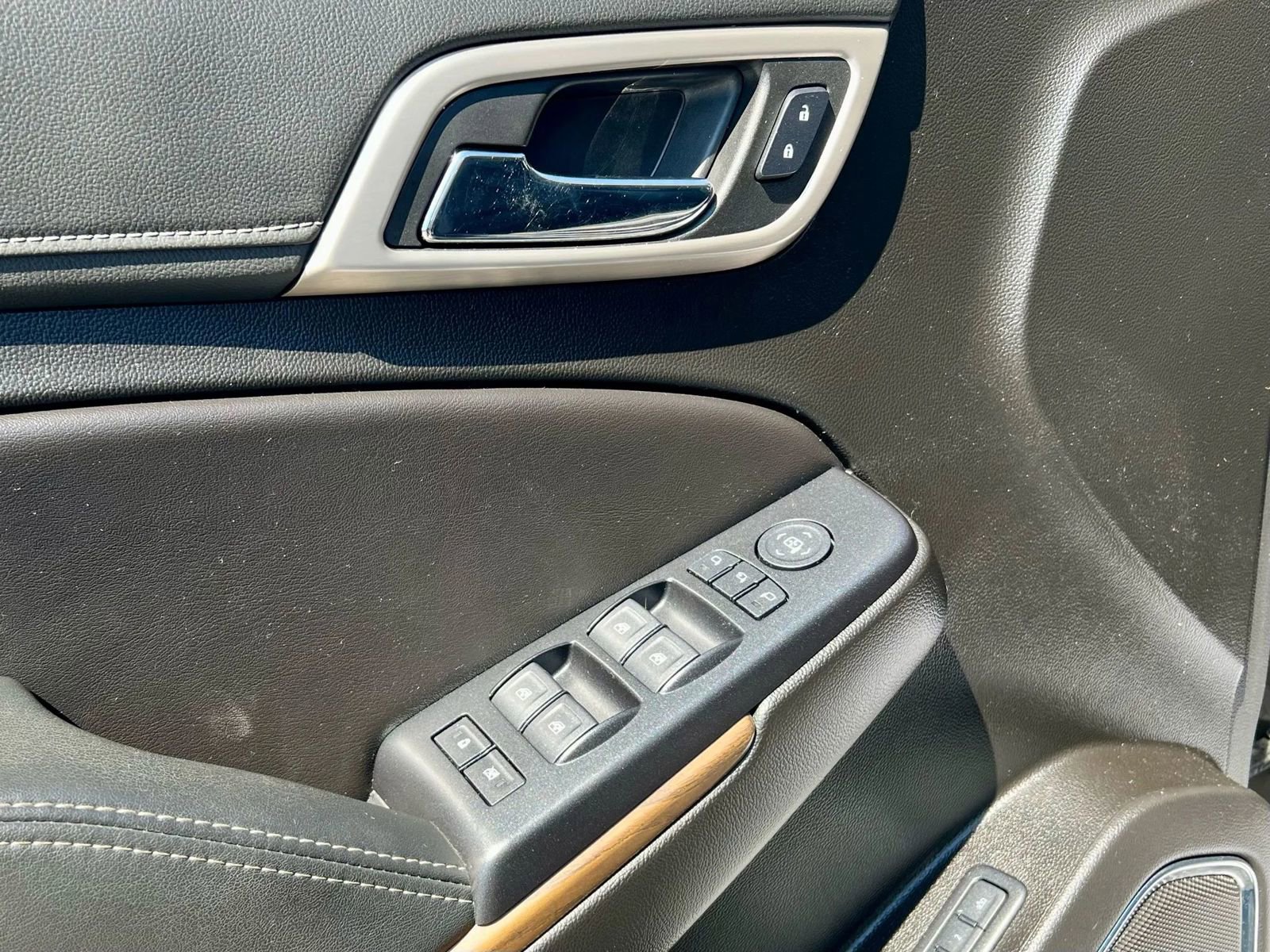 Used 2019 GMC Yukon Denali w/ Denali Ultimate Package image 8