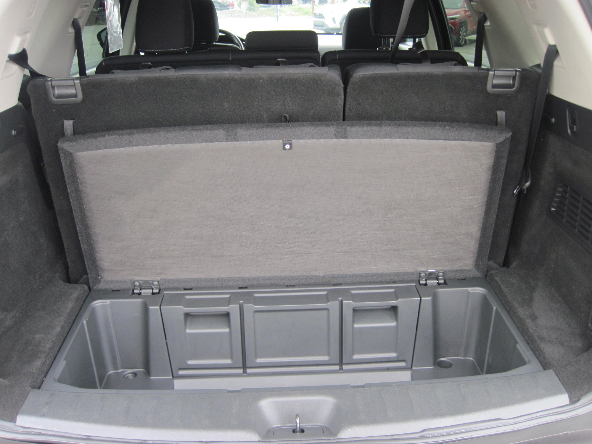 Used 2025 Nissan Pathfinder SV AWD/4WD image 8