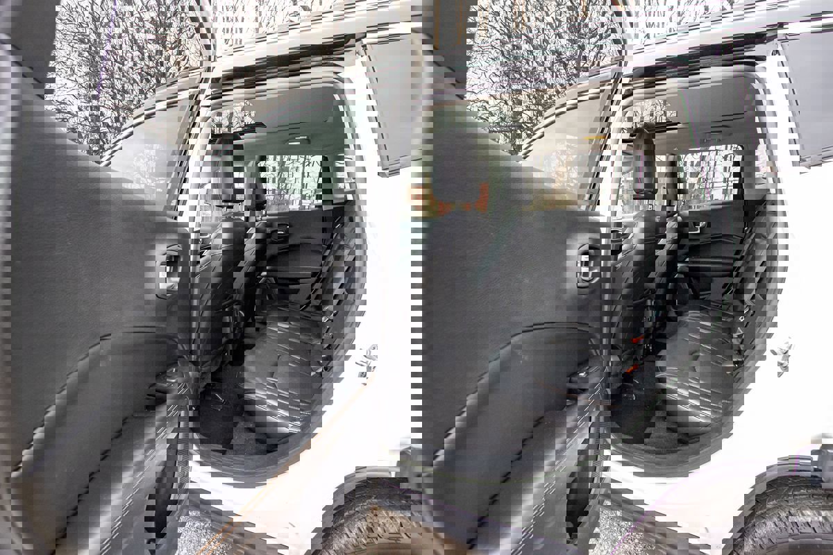 Used 2018 Jeep Compass Limited w/ Navigation Group image 27