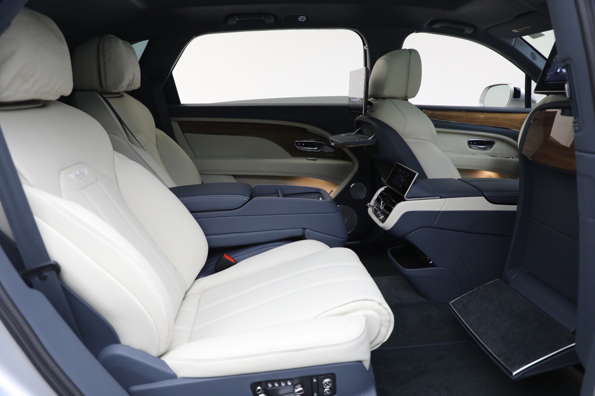 New 2025 Bentley Bentayga Extended Wheelbase image 29