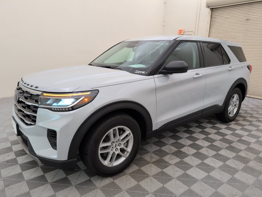 Used 2026 Ford Explorer Active RWD image 8