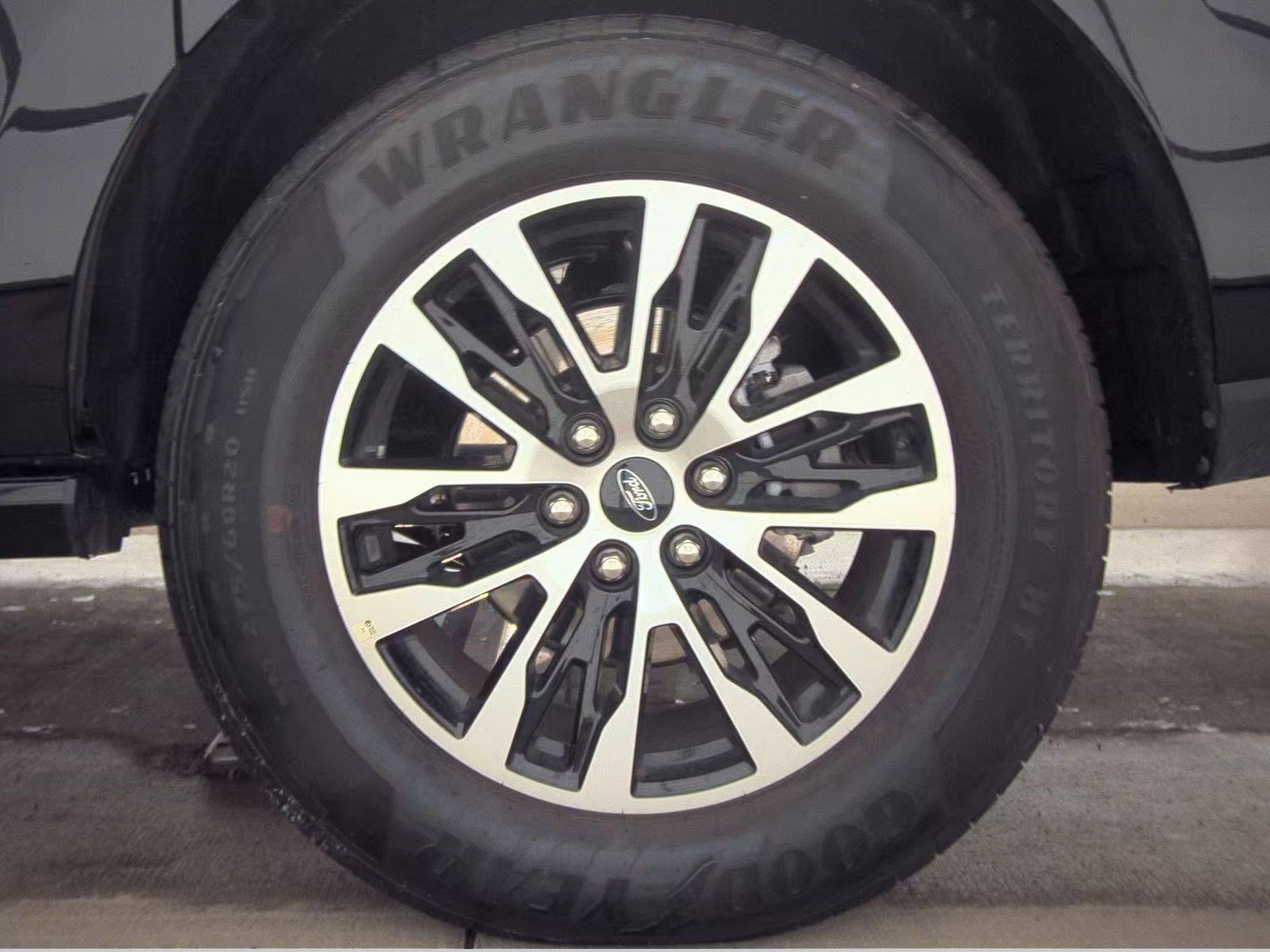 Used 2025 Ford Expedition Max Platinum image 24