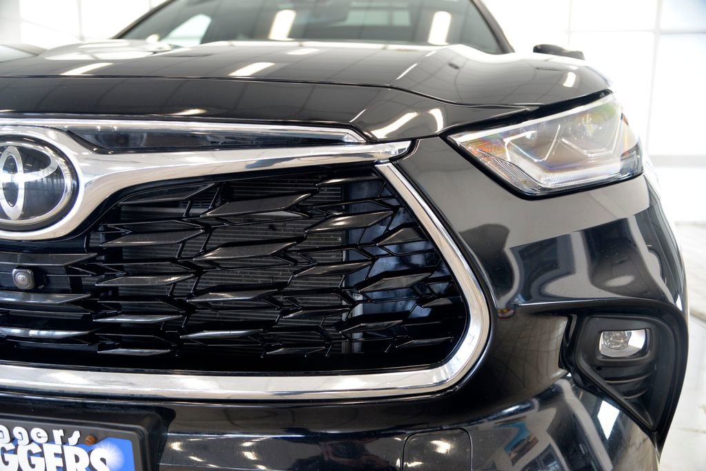 Used 2022 Toyota Highlander Platinum AWD/4WD image 11