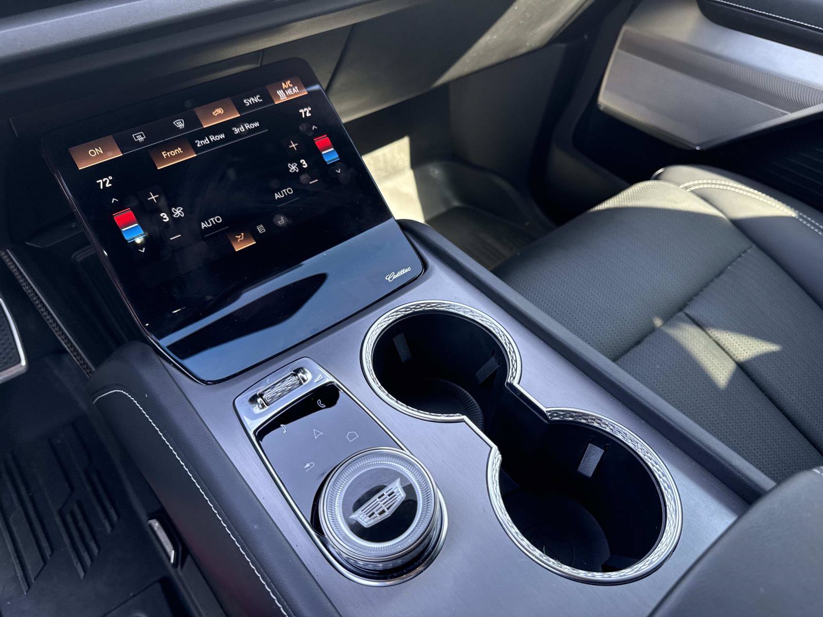 New 2026 Cadillac Vistiq Sport w/ LPO, Floor Liner Package AWD/4WD image 27