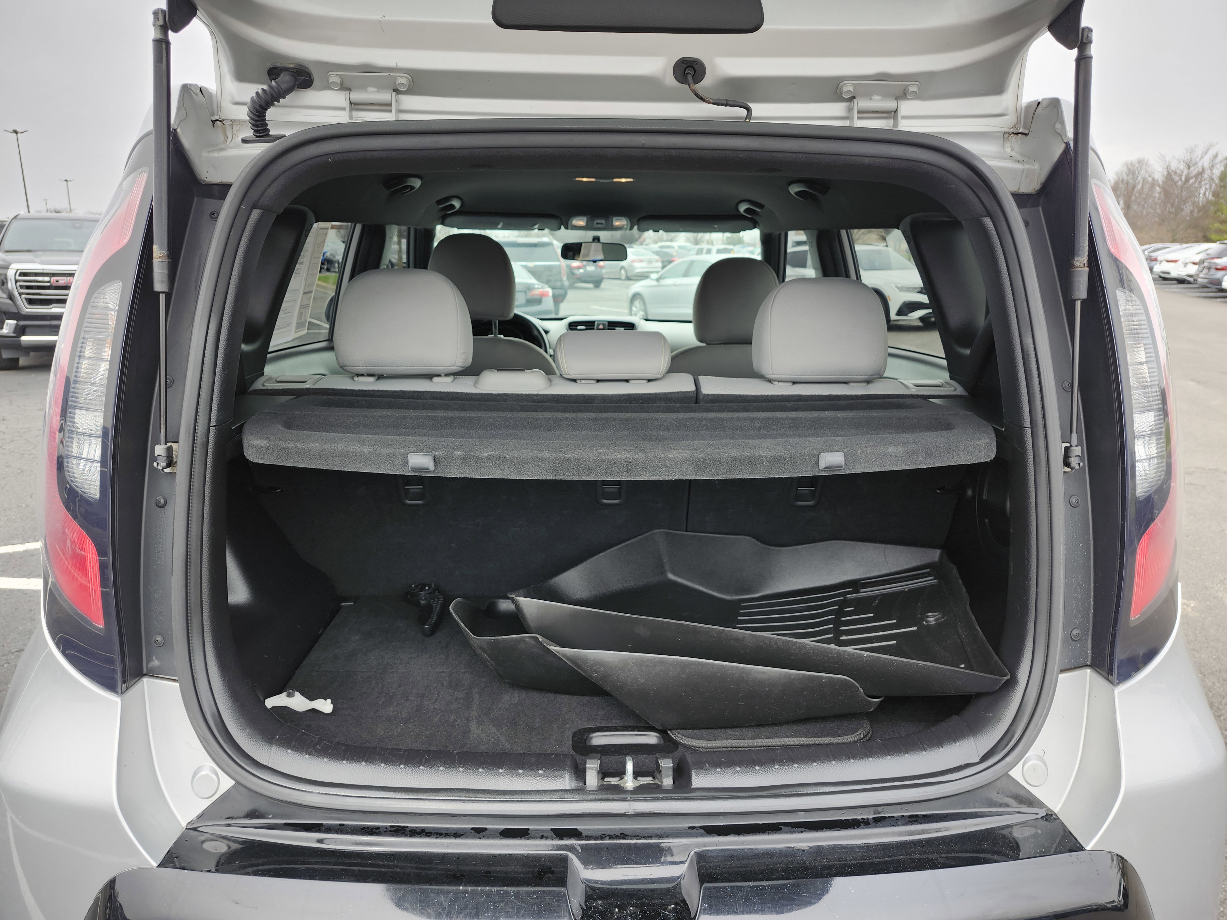 Used 2016 Kia Soul + image 19