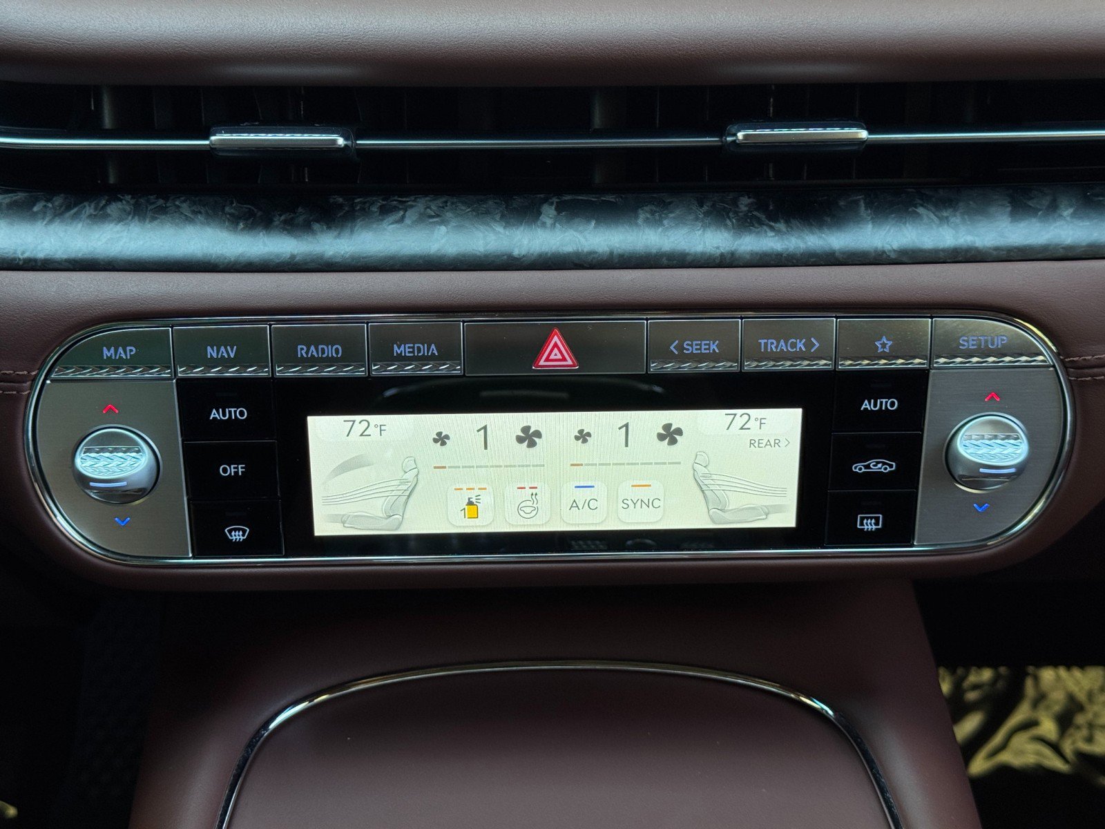 Used 2024 Genesis G90 3.5T AWD/4WD image 36