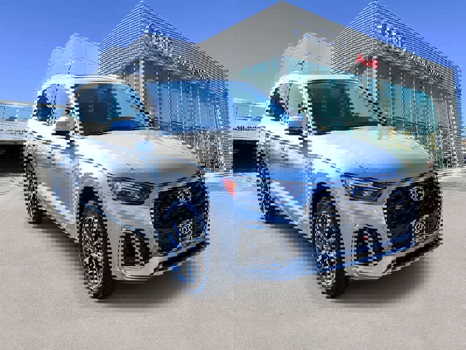 Used 2023 Audi Q5 2.0T Premium w/ Convenience Package image 5