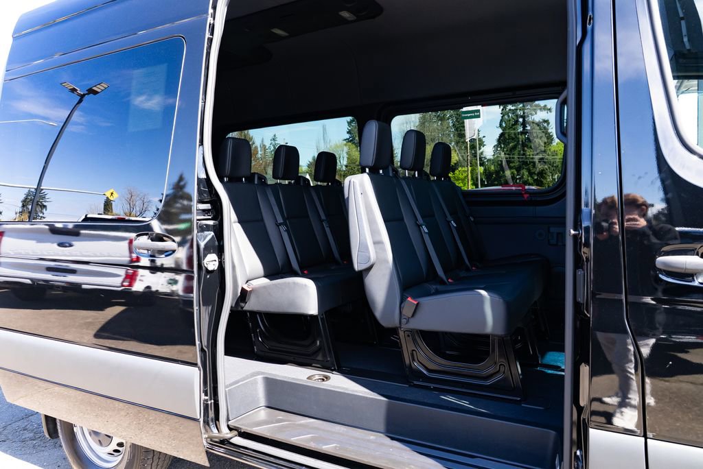Used 2023 Mercedes-Benz Sprinter 2500 image 18