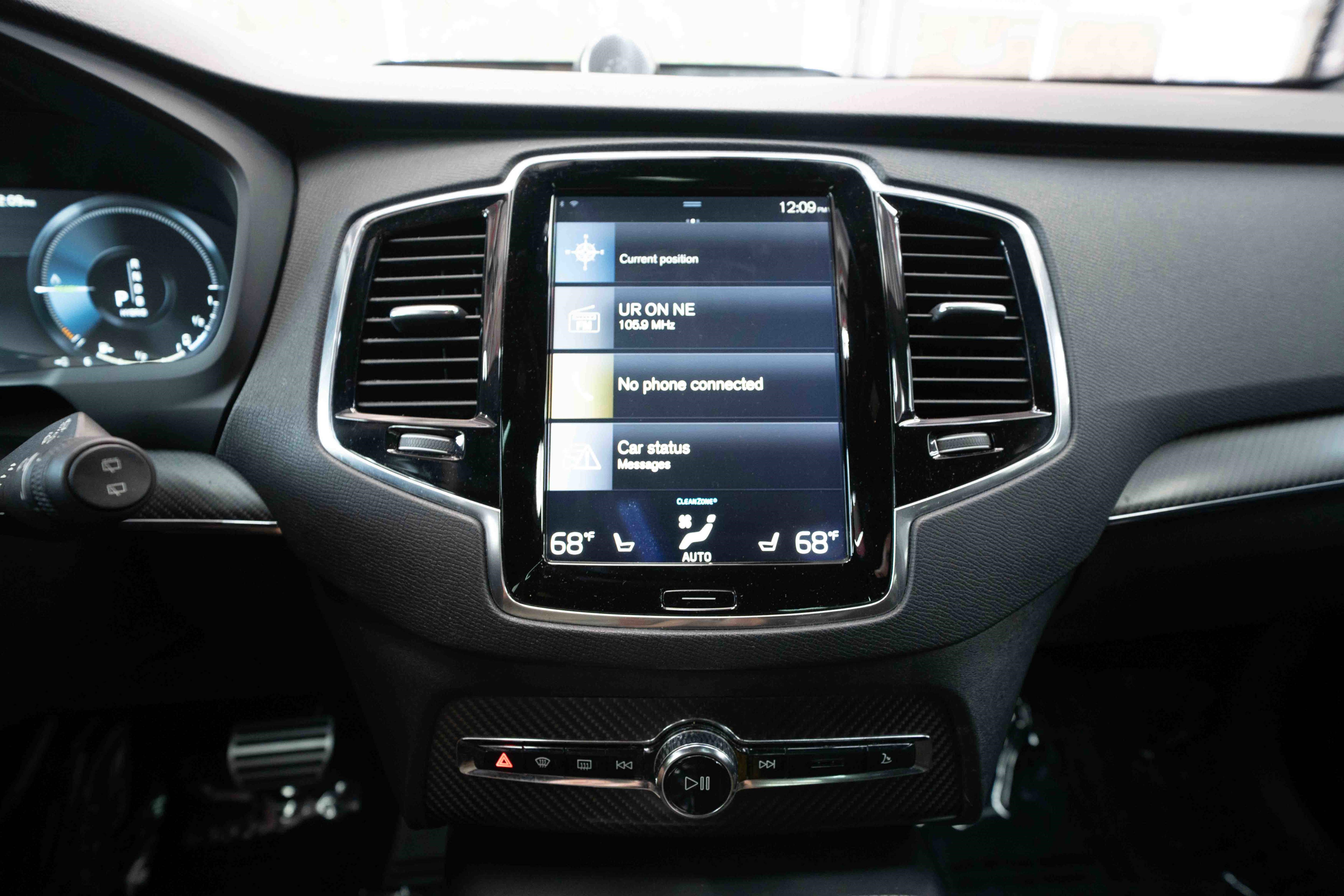 Used 2018 Volvo XC90 T8 R-Design w/ Convenience Package AWD/4WD image 17