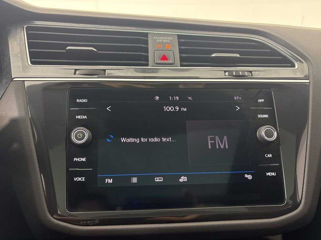 Used 2020 Volkswagen Tiguan SE R-Line image 29