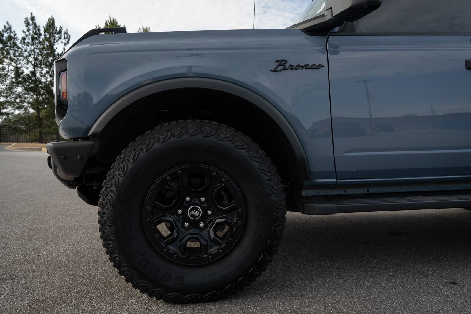 Used 2023 Ford Bronco Wildtrak image 4