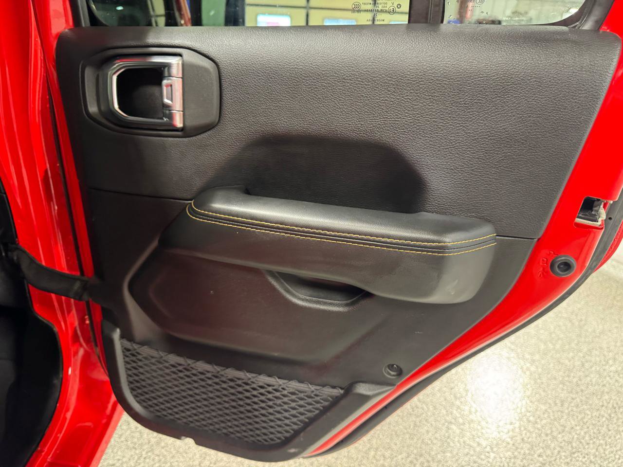 Used 2025 Jeep Wrangler Sahara w/ Safety Group AWD/4WD image 10