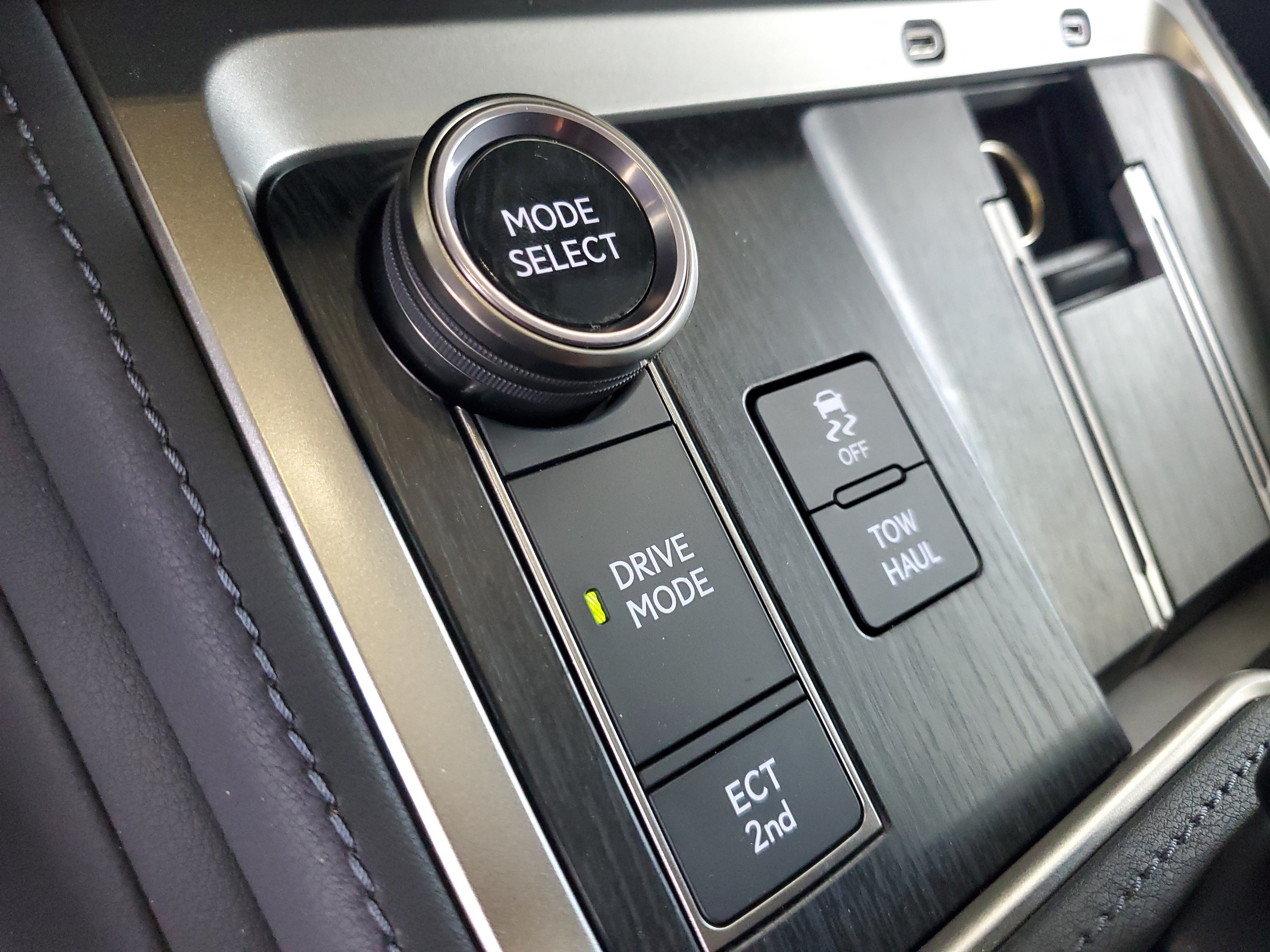 Used 2024 Lexus GX 550 w/ Cold Area Package AWD/4WD image 29