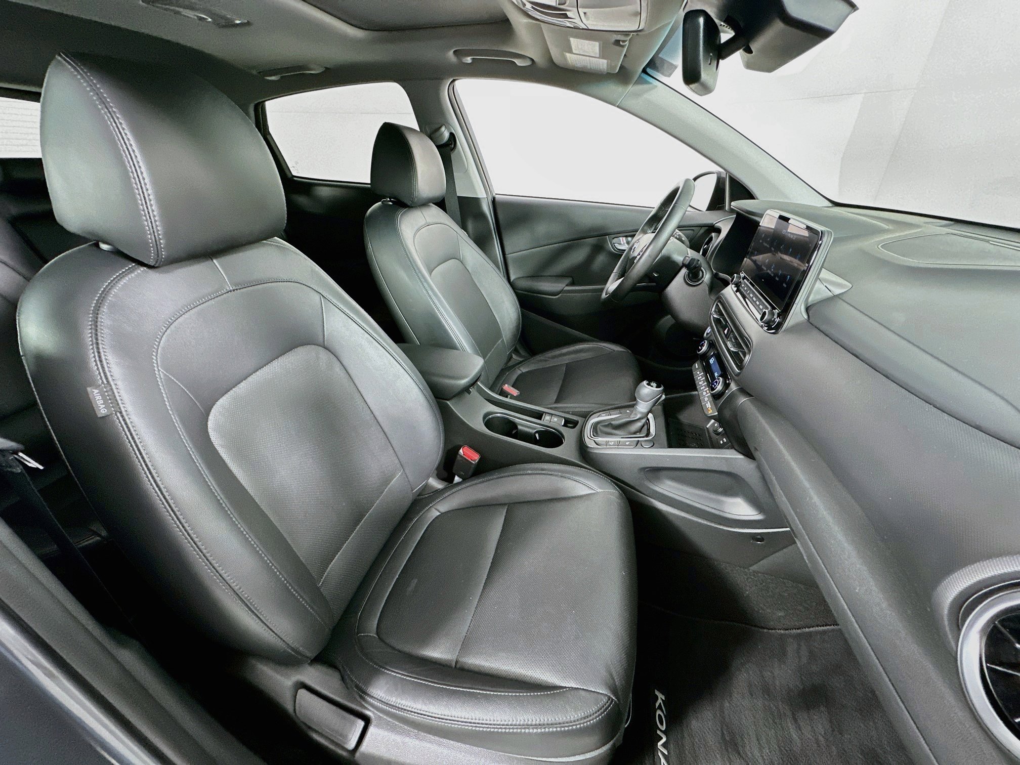 Used 2023 Hyundai Kona Limited FWD image 29