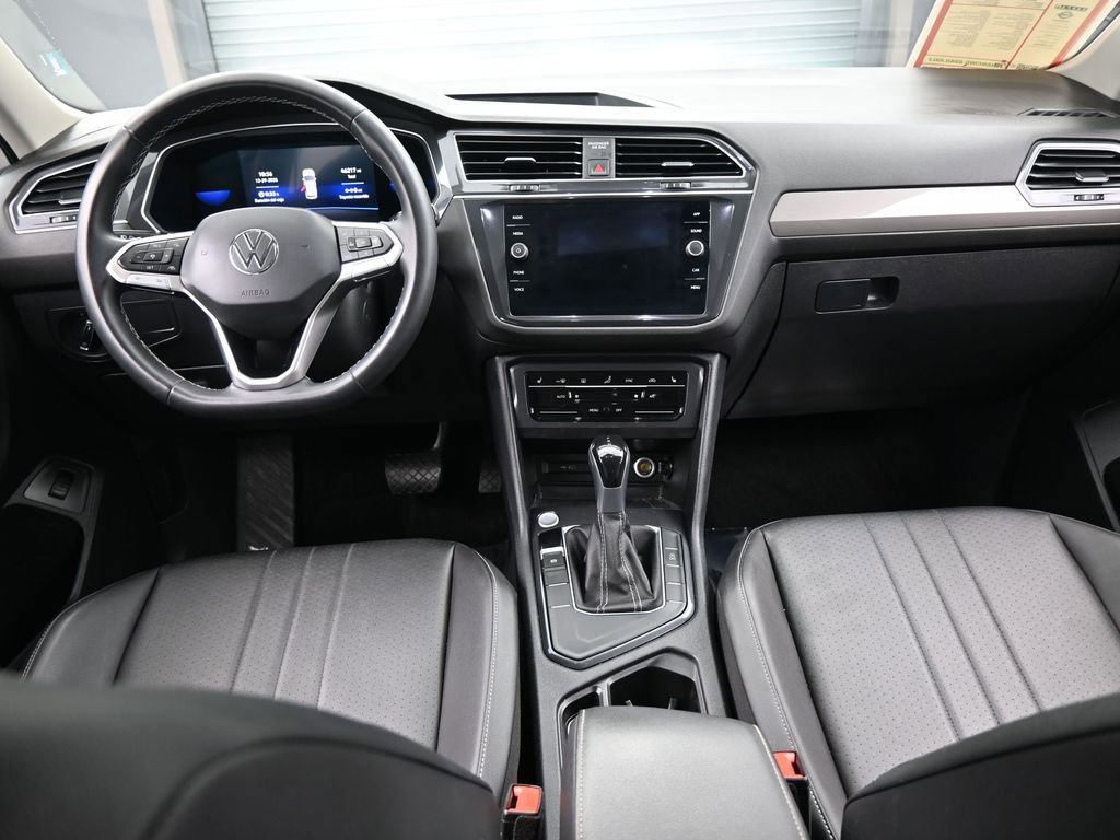 Used 2022 Volkswagen Tiguan SE image 37