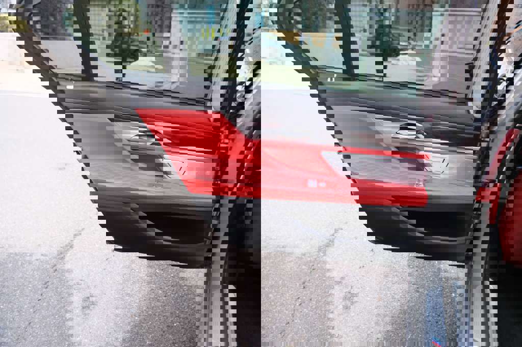 Used 2021 BMW 750i xDrive w/ Executive Package image 24