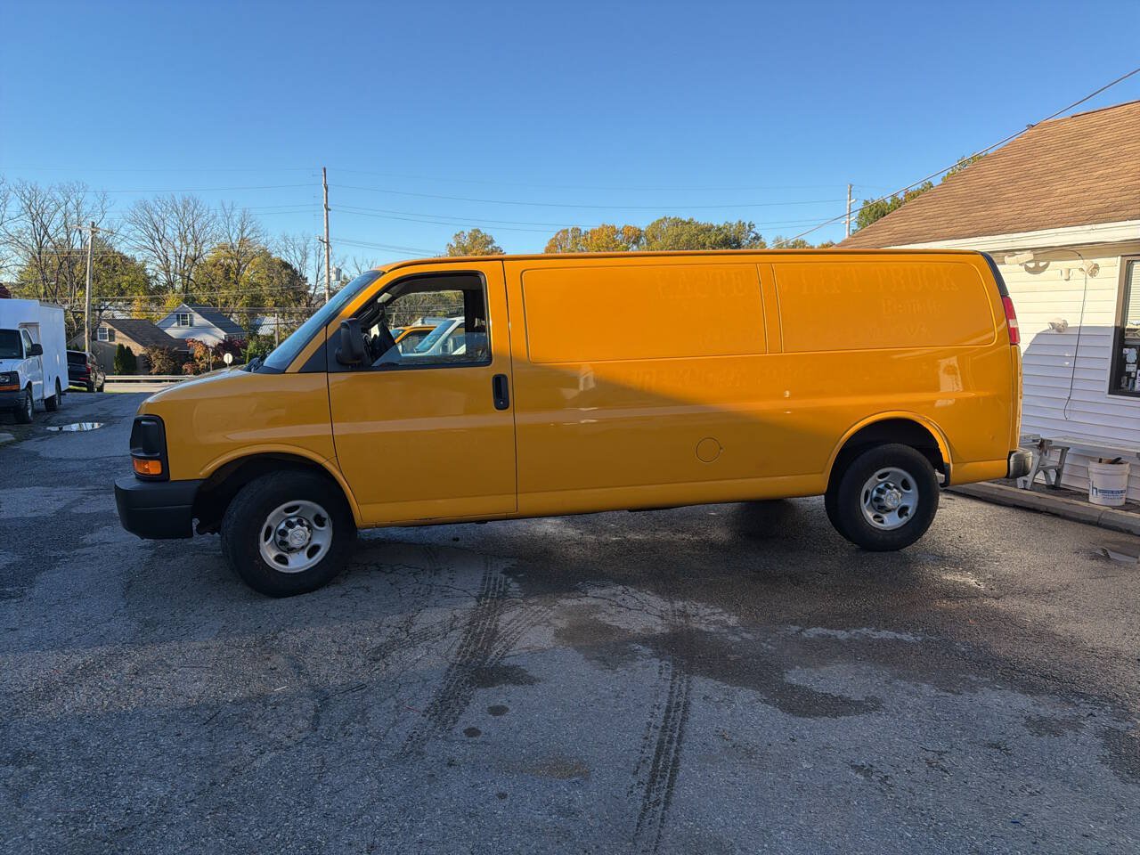 Used 2016 Chevrolet Express 2500 Extended RWD image 8