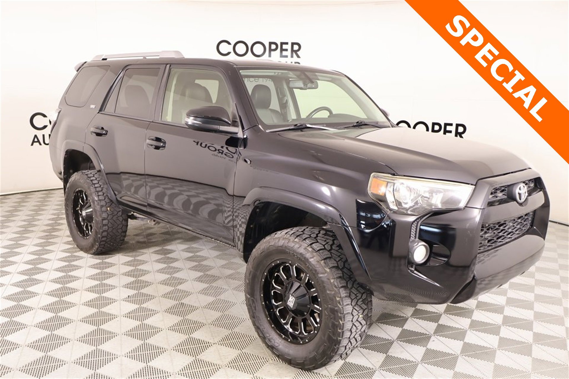 Used 2016 Toyota 4Runner image 1
