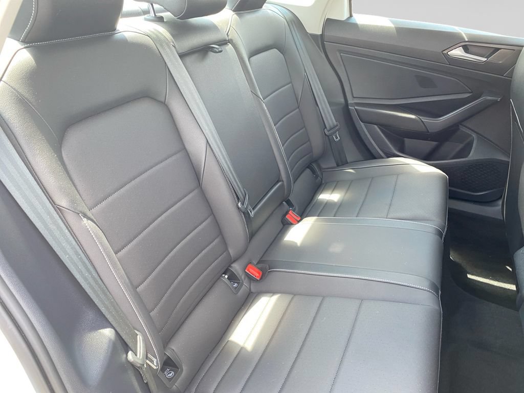 Used 2023 Volkswagen Jetta SE FWD image 13