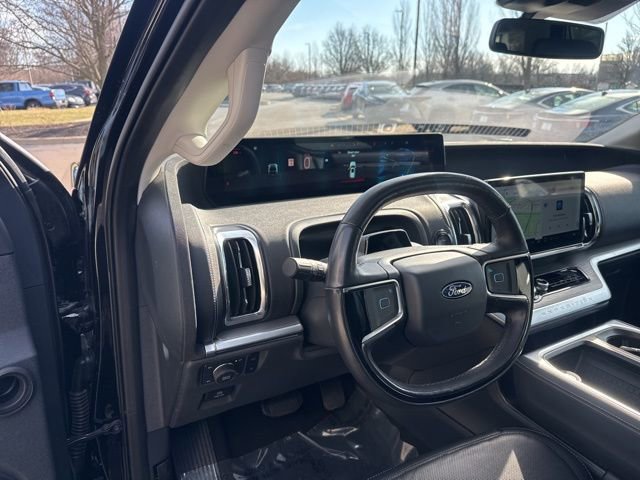 Used 2025 Ford Expedition Platinum image 15