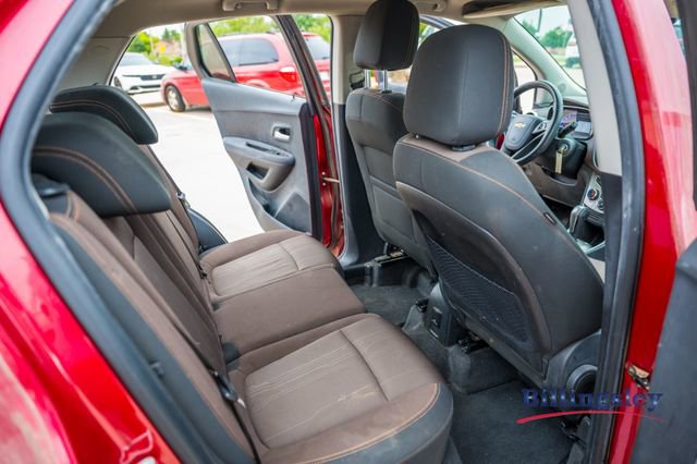 Used 2015 Chevrolet Trax LT w/ LPO, Cargo Package AWD/4WD image 14