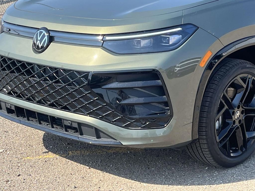 New 2026 Volkswagen Tiguan SE R-Line AWD/4WD image 6