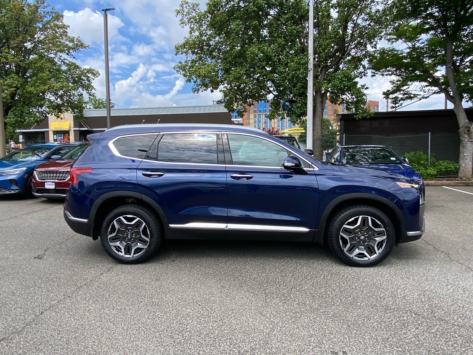 Used 2023 Hyundai Santa Fe Limited w/ Cargo Package AWD/4WD image 2