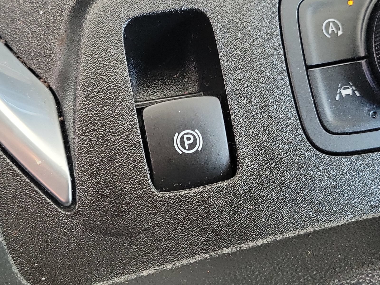 Used 2023 Chevrolet Traverse High Country FWD image 17