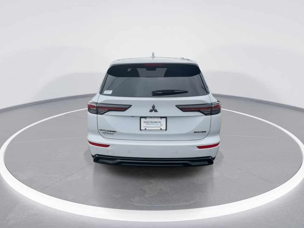 New 2026 Mitsubishi Outlander LE FWD image 7