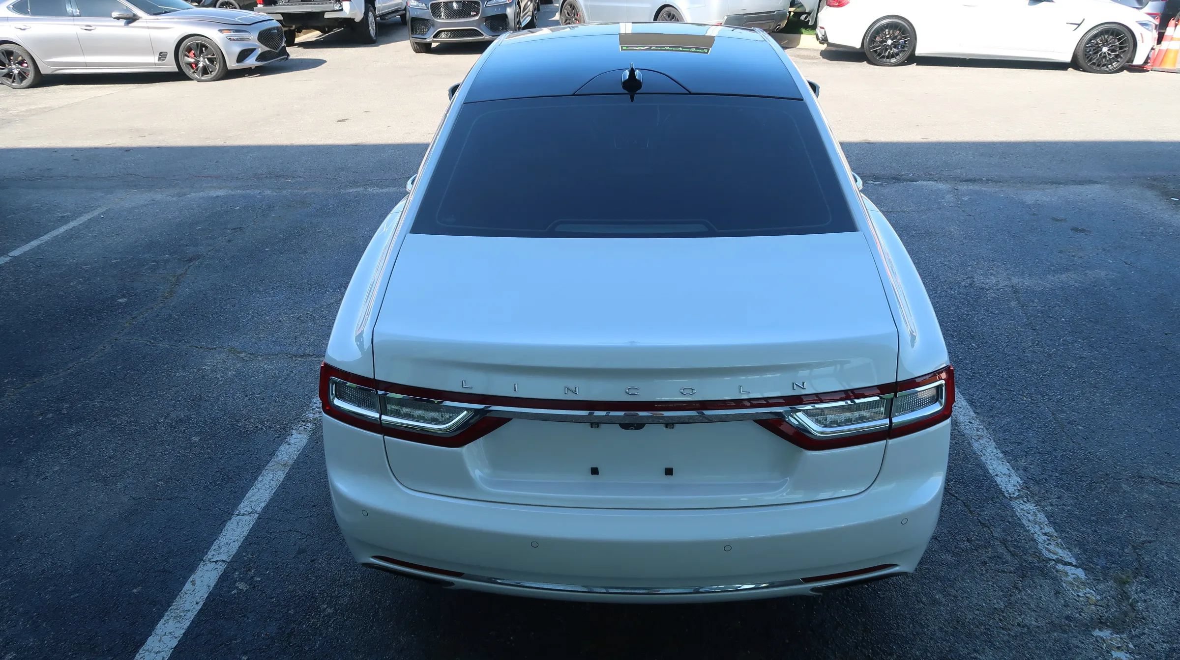 Used 2018 Lincoln Continental Reserve w/ Rear-seat Package FWD image 11