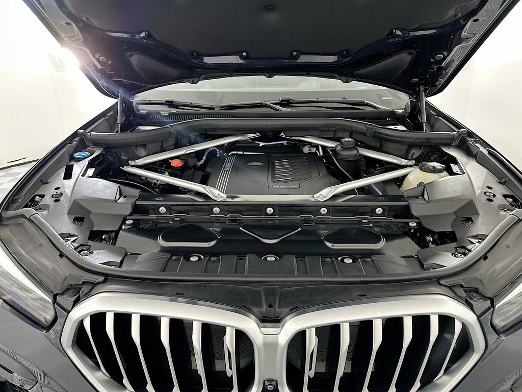 Used 2023 BMW X6 xDrive40i w/ M Sport Package AWD/4WD image 32