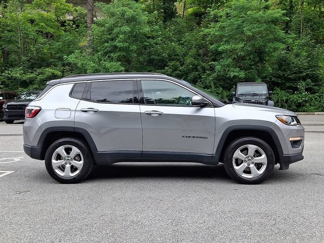 Used 2018 Jeep Compass Latitude w/ Safe & Security Group AWD/4WD image 8
