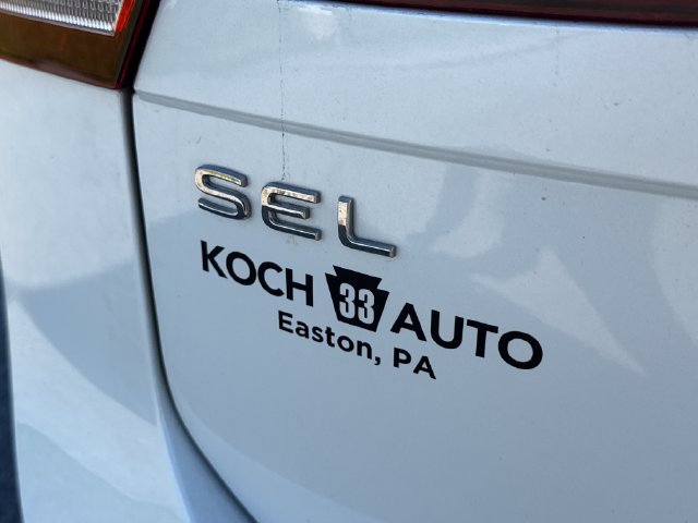 Used 2023 Volkswagen Tiguan SEL R-Line AWD/4WD image 18