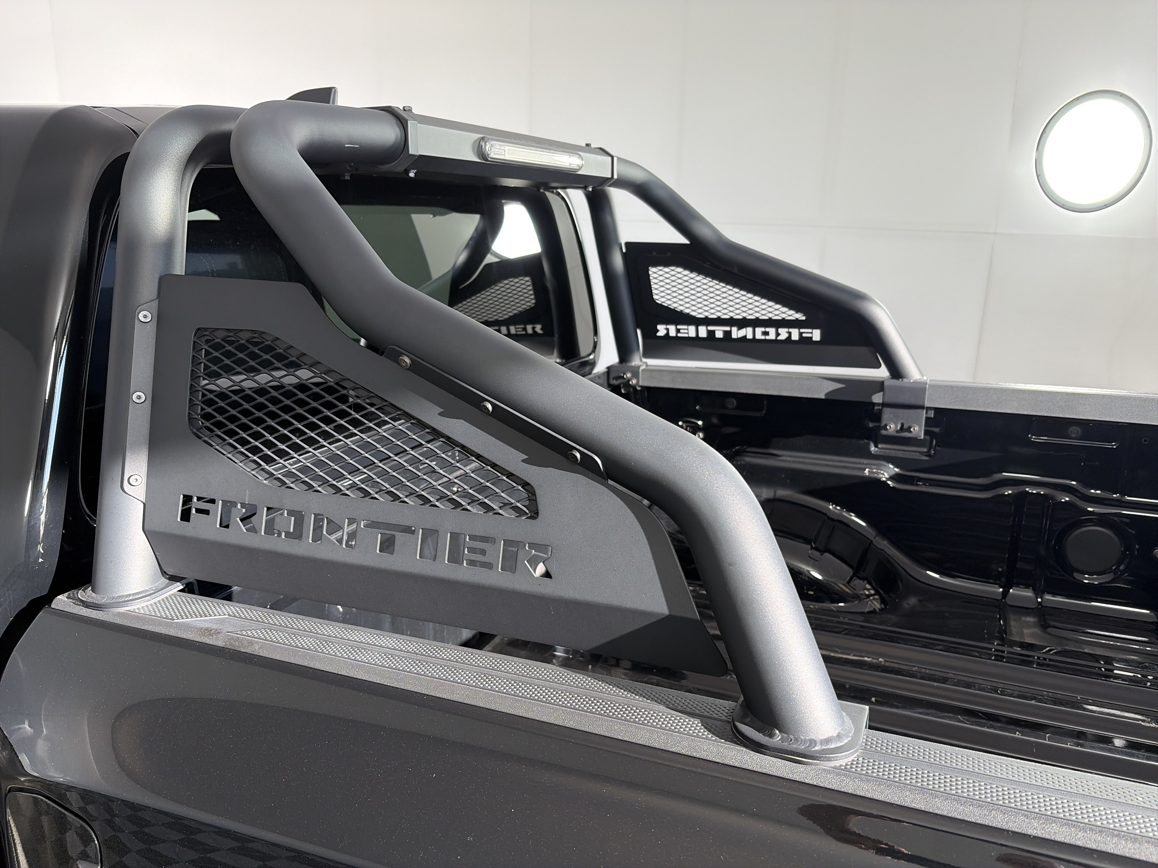 Used 2023 Nissan Frontier SV w/ Midnight Edition Package AWD/4WD image 14