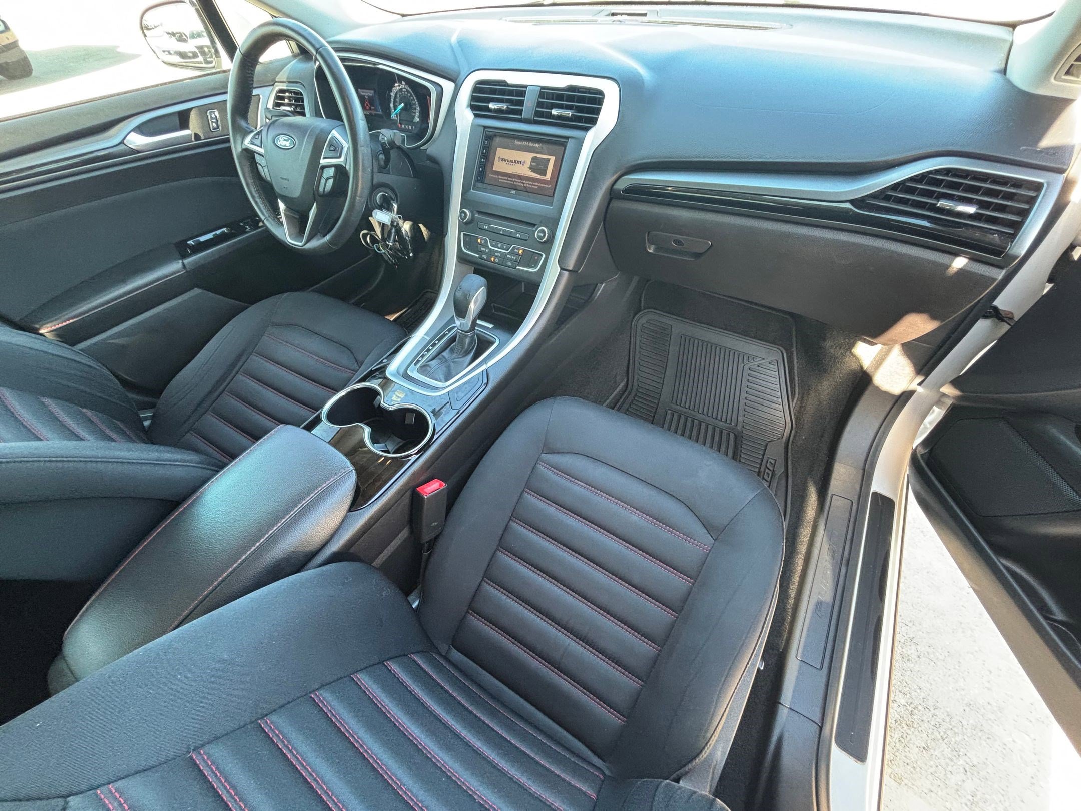 Used 2016 Ford Fusion SE image 28