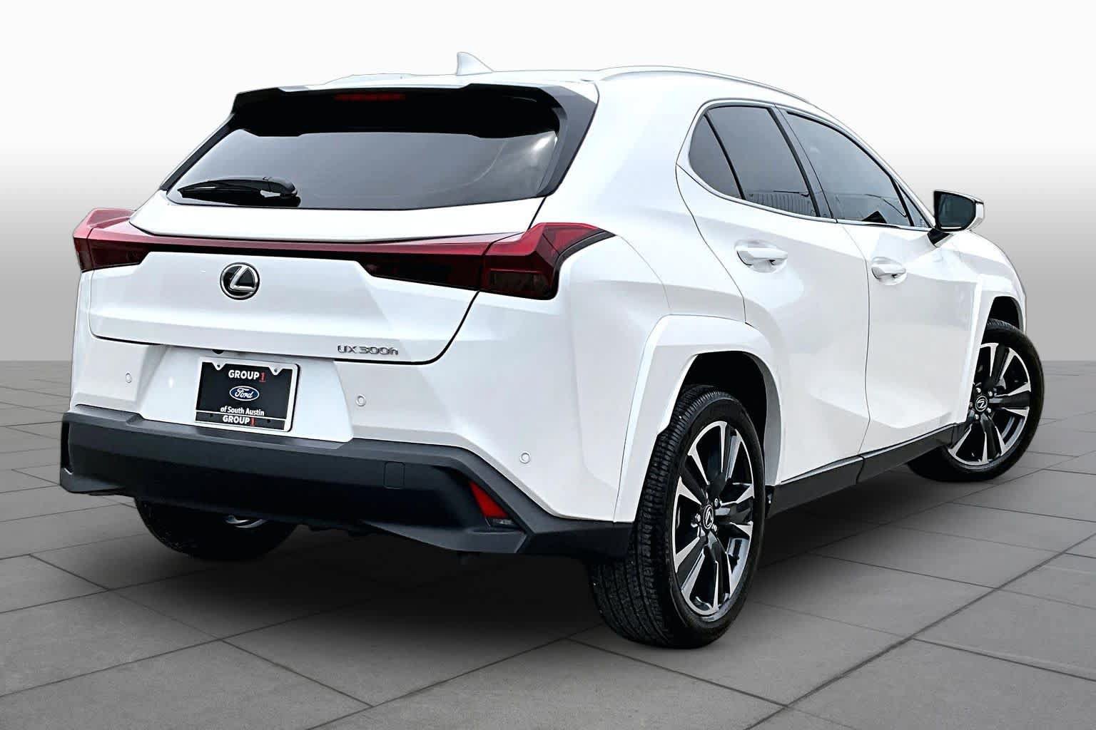 Used 2025 Lexus UX 300h FWD w/ Cold Area Package image 13