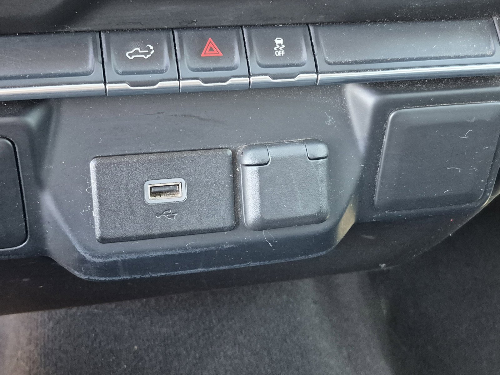 Used 2020 GMC Sierra 1500 4x4 Crew Cab w/ Sierra Value Package image 29