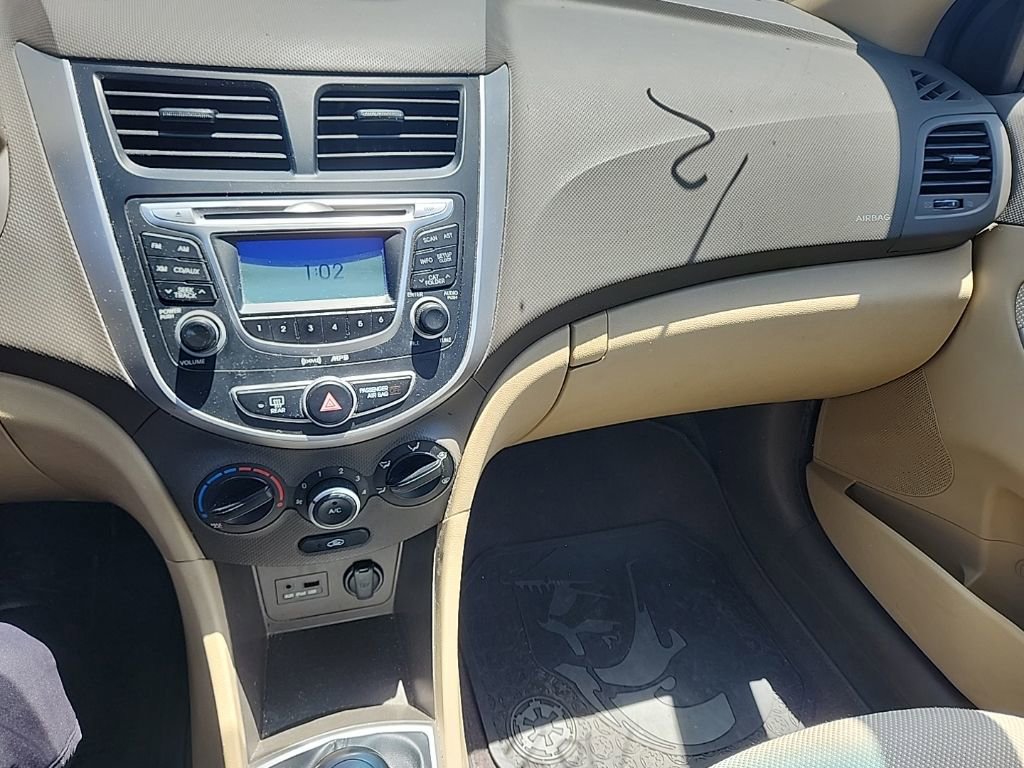 Used 2013 Hyundai Accent GLS FWD image 13