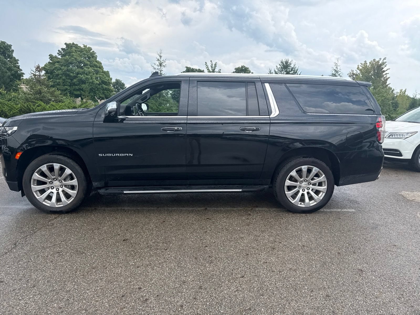 Used 2021 Chevrolet Suburban Premier AWD/4WD image 8