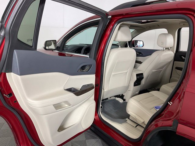 Used 2021 GMC Acadia Denali w/ Denali Ultimate Package AWD/4WD image 38
