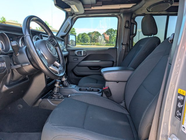 Used 2020 Jeep Wrangler Unlimited Sahara AWD/4WD image 17