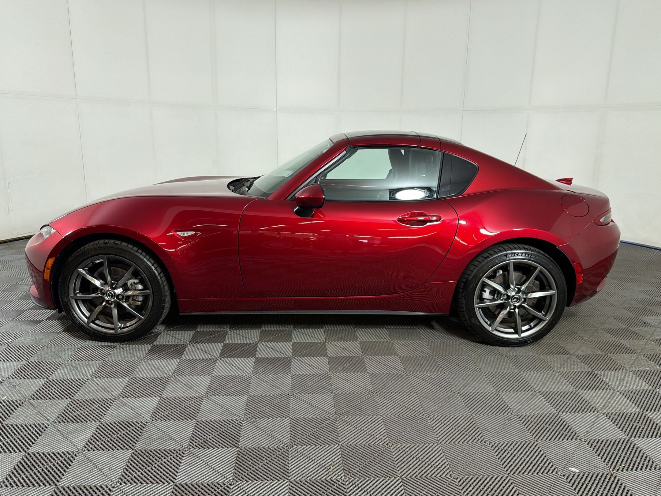 Used 2022 MAZDA MX-5 Miata RF Grand Touring w/ Weather Package RWD image 2