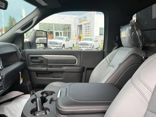 New 2026 RAM 5500 Tradesman w/ Chrome Appearance Group AWD/4WD image 31